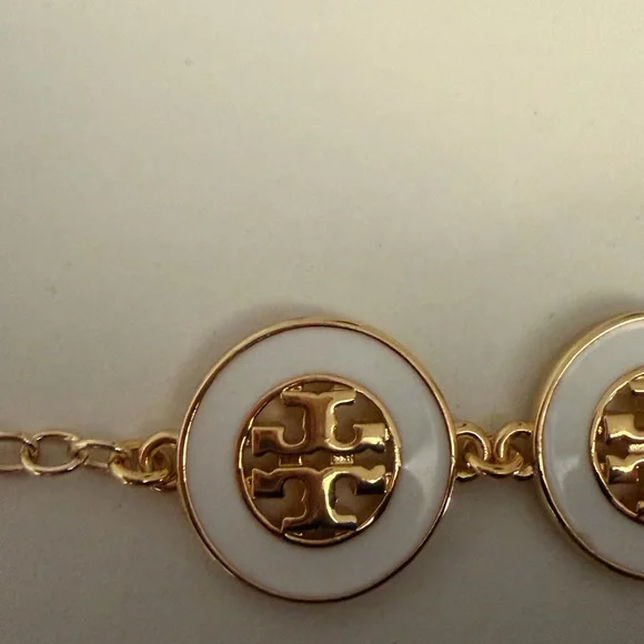Authentic Tory Burch 18 Gold Plated White and Gold Enamel Logo Link Bracelet New - Picture 4 of 8